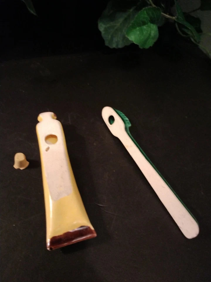 toothbrush and toothpaste ceramic salt and pepper shaker set vtg Japan Kitschy